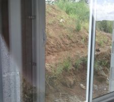 Fixations de la baie vitr&eacute;e