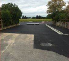 Acc&egrave;s au lotissement goudronn&eacute; &ccedil;a y est!!!