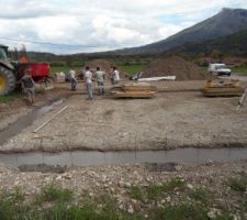 Fouilles coul&eacute;es en totalit&eacute; en 4 heures! Forc&eacute;ment quand la b&eacute;tonni&egrave;re fait 850 litres...