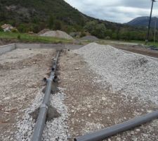 Mise en place des tuyaux d'égouts