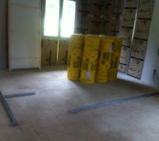 Chambre 3 avec la trace du placard encastré sur le coté gauche  11.77 m²