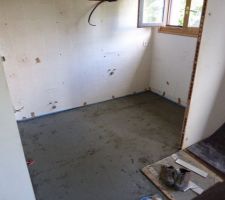 Nouvelle chape traditionnelle sur sol chauffant.