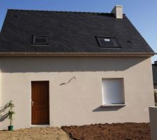 Ma maison avec la terre étalée