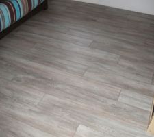 3 juin 2013 - Pose du parquet dans la chambre d'amis