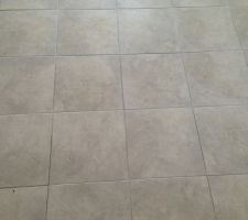 Carrelage de toutes les pi&egrave;ces (hors chambres)