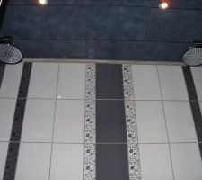 La vue de la douche a l'italienne de mossieu et m'dame