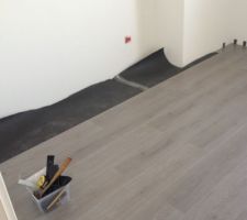 Sol en cours dans la 3 eme chambre!! On arrive presqu au bout