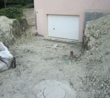 Finalement, l'accès au garage est assez large. Encore merci les terrassiers !
