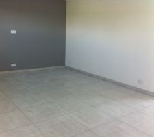 D&eacute;but pose carrelage blanc en 60x60