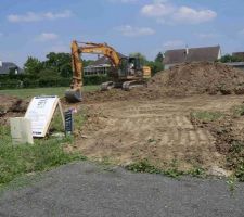 Hourra, le moment tant attendu est enfin arrivé, le terrassement commence