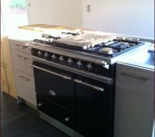 Piano Lacanche intégré dans l ilot central