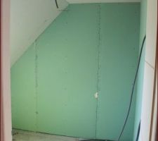 Le placo de l'étage est presque terminé -
salle de bain