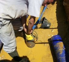 La pompe pour vider le puit : 60m3/h, très efficace, même avec de l'eau chargée !