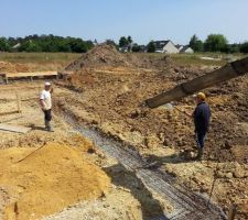 Arrivée du béton de fondation