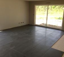 La pose du carrelage 60x60 noir