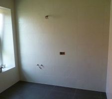 Carrelage de la SDB termin&eacute;