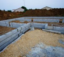 Agglos ordinaires 20x25x50 sur semelles filantes