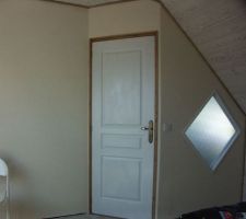 Finition du 2&egrave;me &eacute;tage achev&eacute;e : vue sur le cloison de s&eacute;paration.