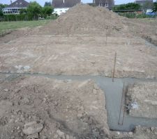 Béton sur l'avant de la maison