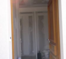 Visite du bas. Porte d entree