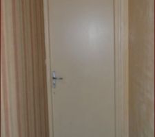 Couloir desservant les differentes pieces actuellement