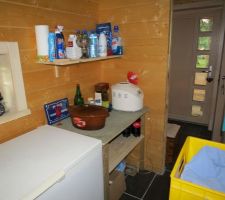 Les &eacute;tag&egrave;res du cellier