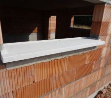 Pose des rebords de fenêtre