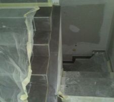 Petite finition carrelage de l'escalier