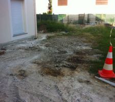 Nettoyage devant la maison