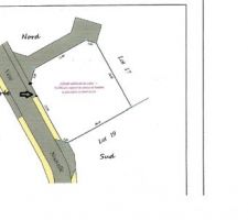 Plan de bornage un peu plus d&eacute;taill&eacute;.
Que le lot 17 en voisin direct. Pas vraiment g&ecirc;nant et cot&eacute; sud, sur le lot 19, c'est un chemin d'acc&egrave;s qui longe notre terrain.