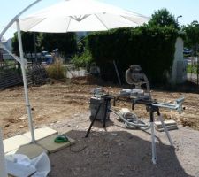 Poste de d&eacute;coupe parquet... chaleur oblige!