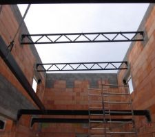 Nos poutre treillis tant attendue, et le plancher m&eacute;tallique.