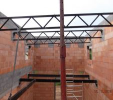 Vue de la charpente de la terrasse accessible.