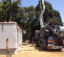 Ca y est ! 1 heure apr&egrave;s et 2 camions toupie, tout c'est bien pass&eacute;