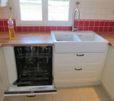 Vue lave-vaisselle et évier