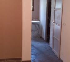 12 carreaux remplacés ds le couloir