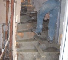 Escalier b&eacute;ton