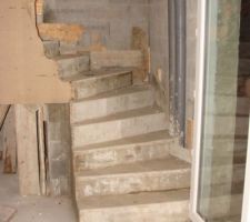 Escalier b&eacute;ton