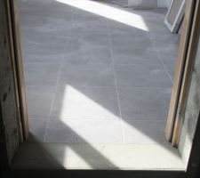 Seuil de porte entre Cuisine et garage