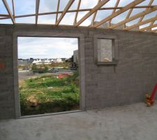 Réalisation du bâti ou cadre des fenêtres et baie vitrée