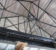 Toiture vue par la trémie de la future cage d'escalier