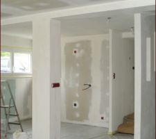 Op&eacute;ration b&acirc;chage pour prot&eacute;ger le carrelage