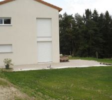 Première tonte de notre bout de pelouse !