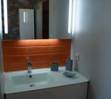 Salle de bain espace parental