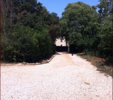 Allée d'entrée avant le gravillon