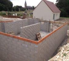 Ça bouge bien, ça fait plaisir!!!! 
Le sous-sol prend forme
