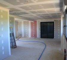 Bandes terminées, maison nettoyée, on attend le carrelage !!!