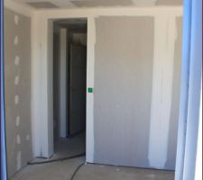 Bandes terminées, maison nettoyée, on attend le carrelage !!!