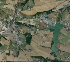 Mon terrain vue du ciel (voir croix rouge)
Le lotissement n'est pas encore r&eacute;alis&eacute; lors de la prise de la photo satellite