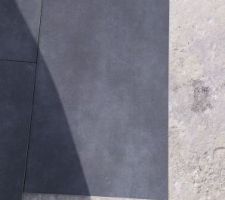 Notre choix de carrelage pour le porche d'entr&eacute;e et les seuils des baies vitr&eacute;es. Petit essai pour voir ce que &ccedil;a donne...